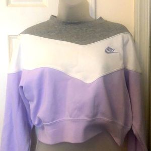 Nike Women’s Fleece color block Crop Top
